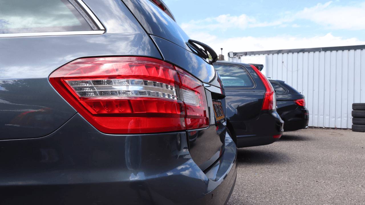 Auto verkopen Leiden achterzijde Auto verkopen Leiden achterzijde